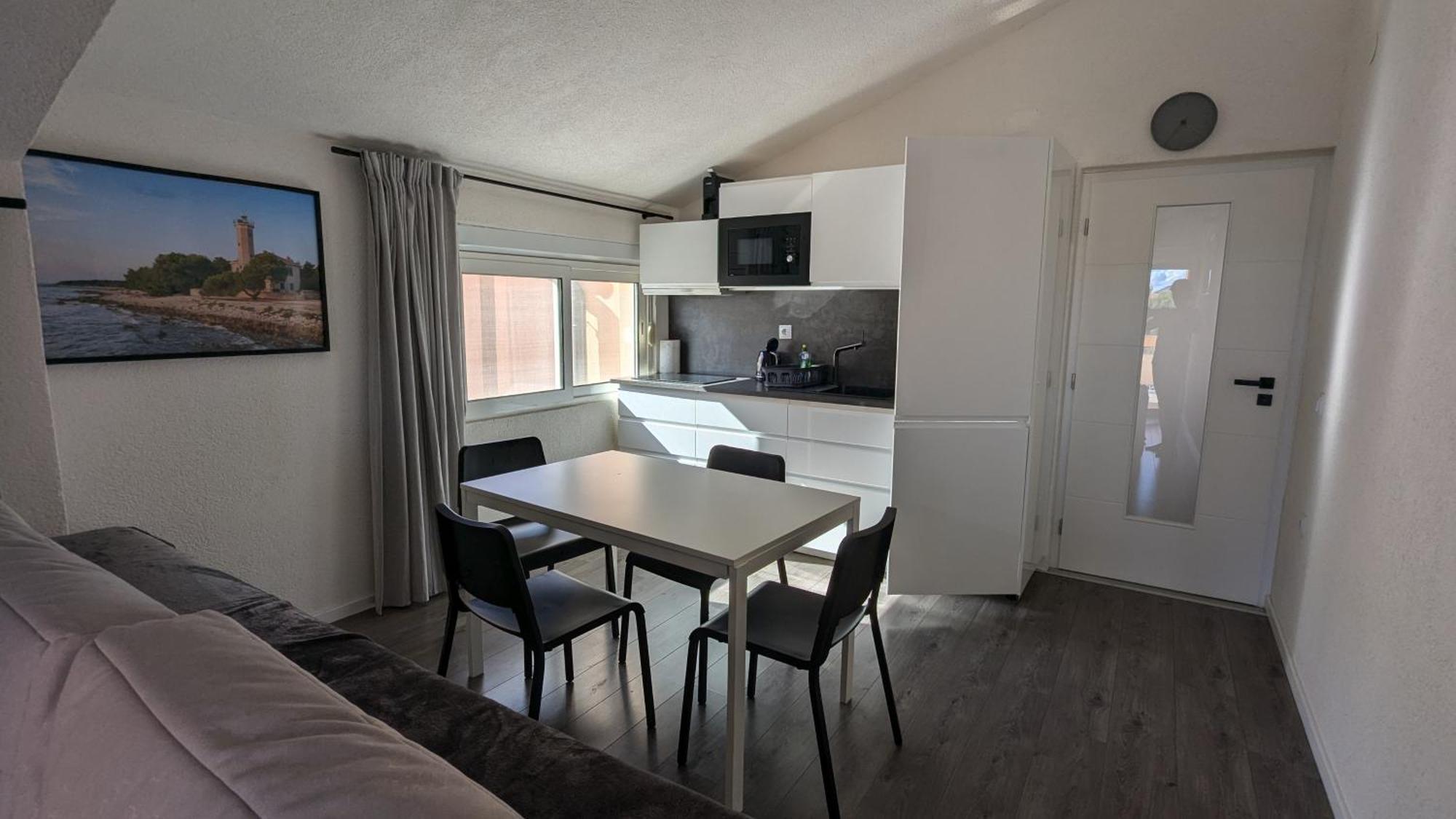 Apartament Marina Iv, *